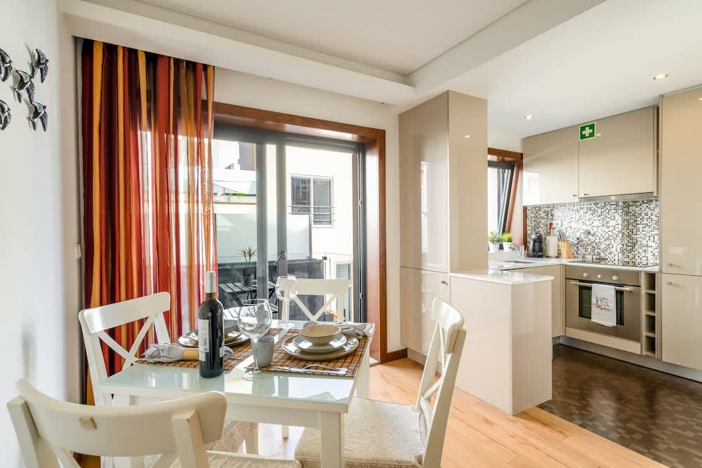 Paris - Porto - Merc Porto Santa Catarina