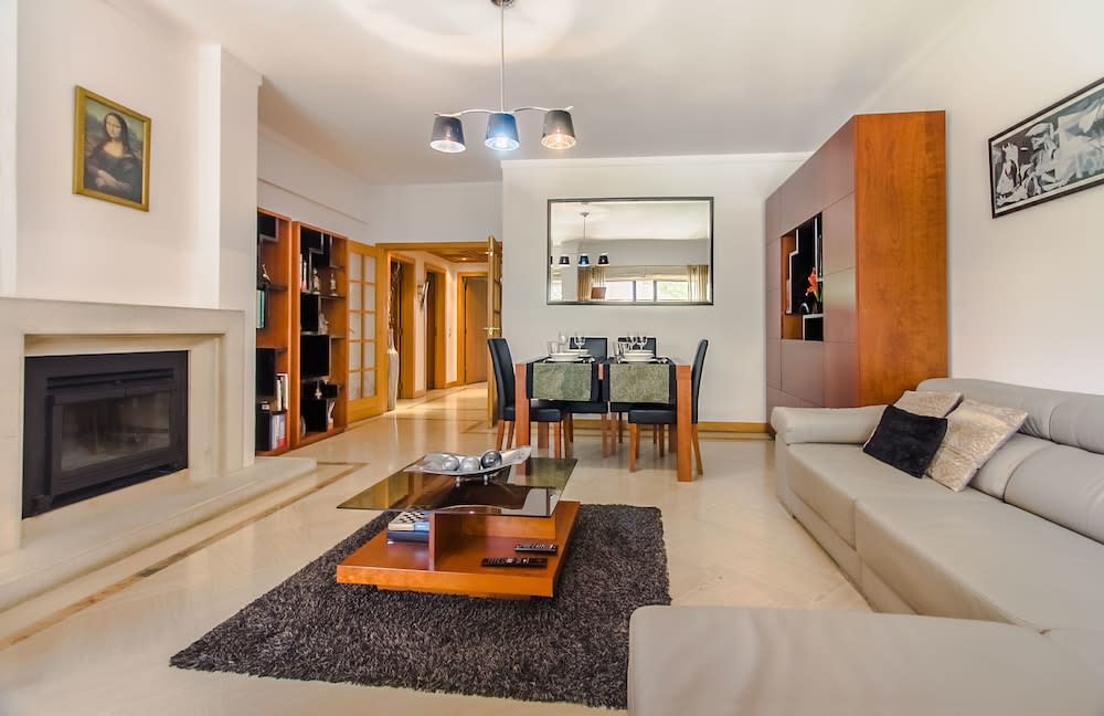 Paris - Lisbonne - Lisbon Place and Beyond