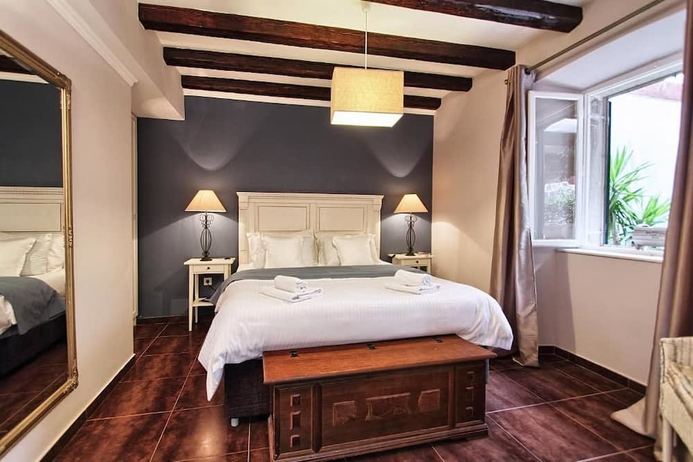 Paris - Dubrovnik Ville - Apartmani Banovac