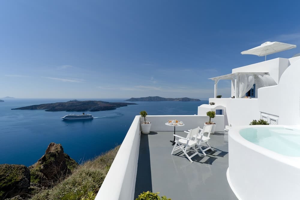 Paris - Santorini - Kamares Apartments