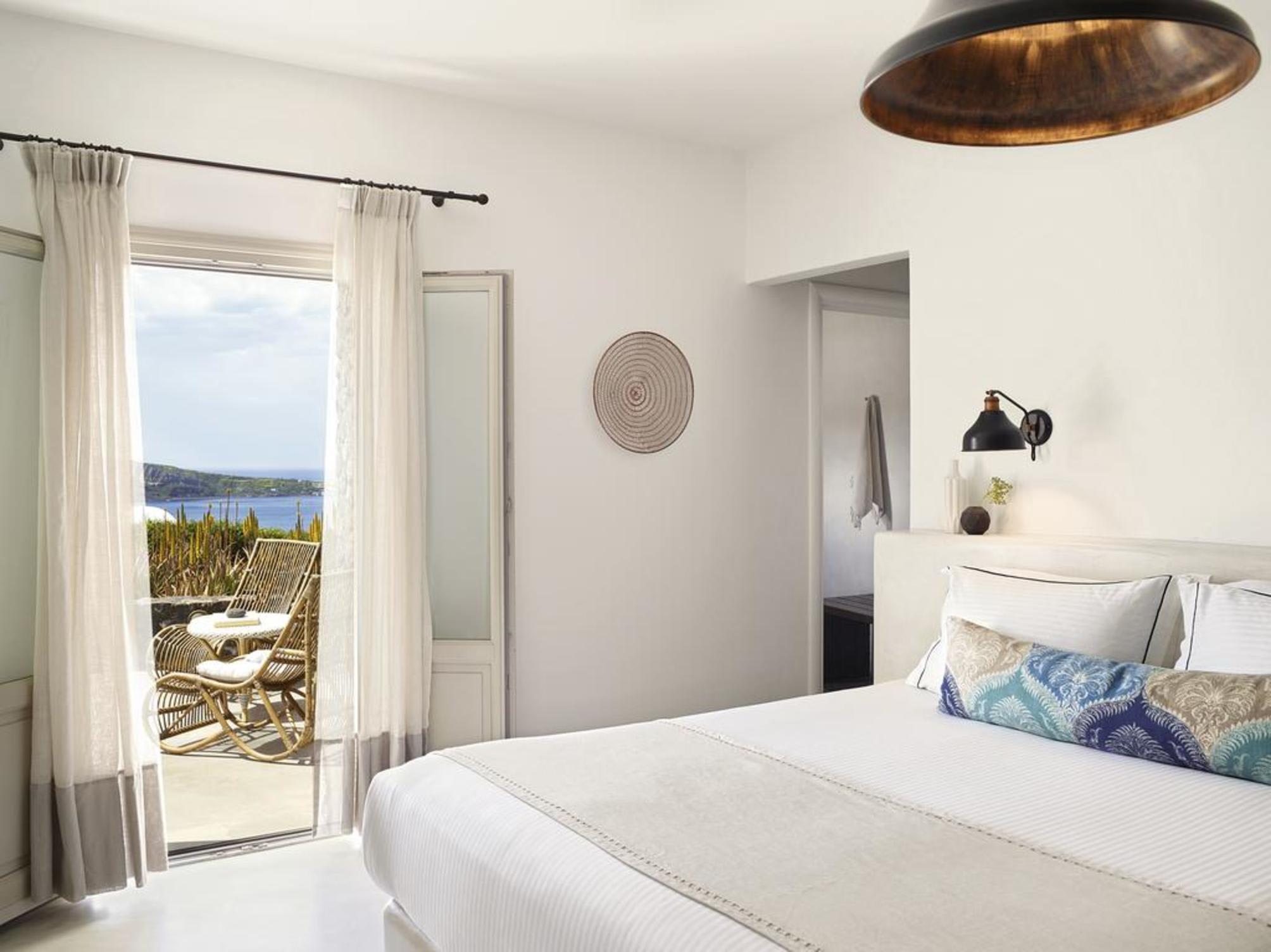 Santo Pure Oia Suites & Villas 3