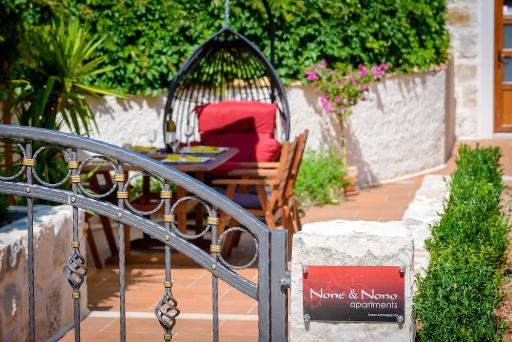 Paris - Croatie - Apartments None & Nono