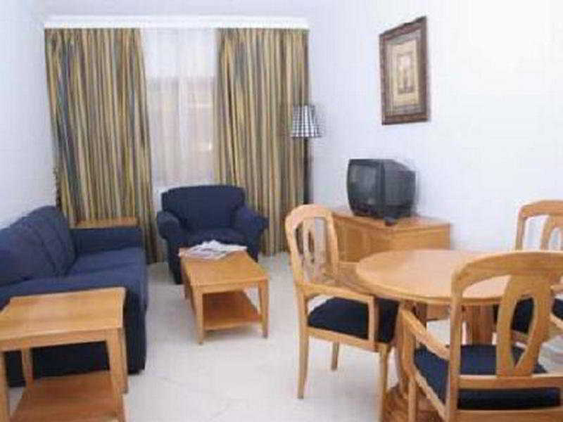 Dolphin hotel Apartments Dubai 4