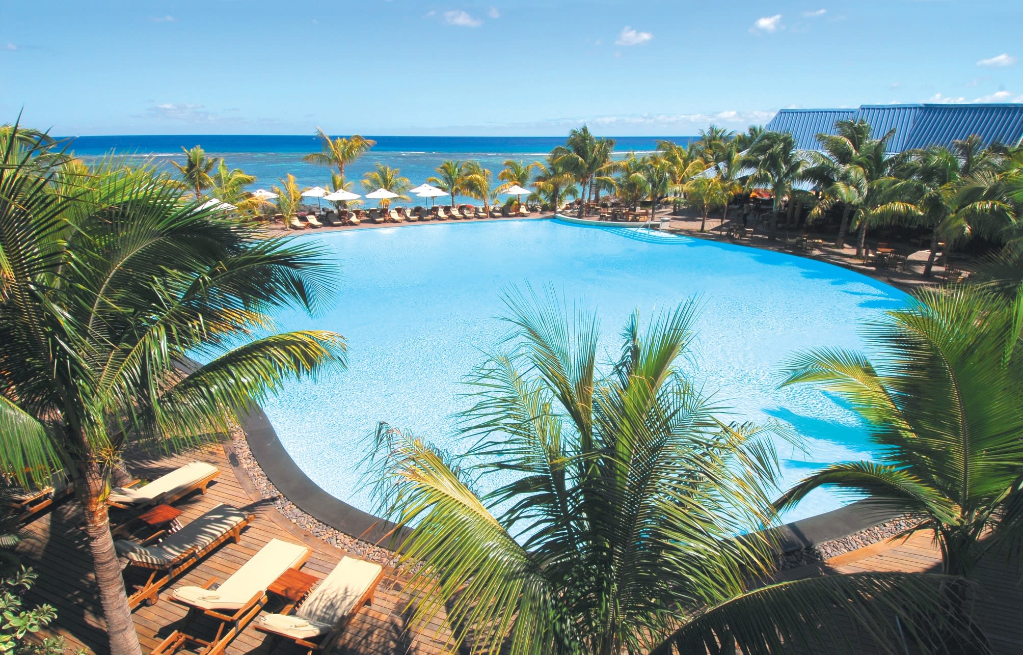 Victoria Beachcomber Resort & Spa 2