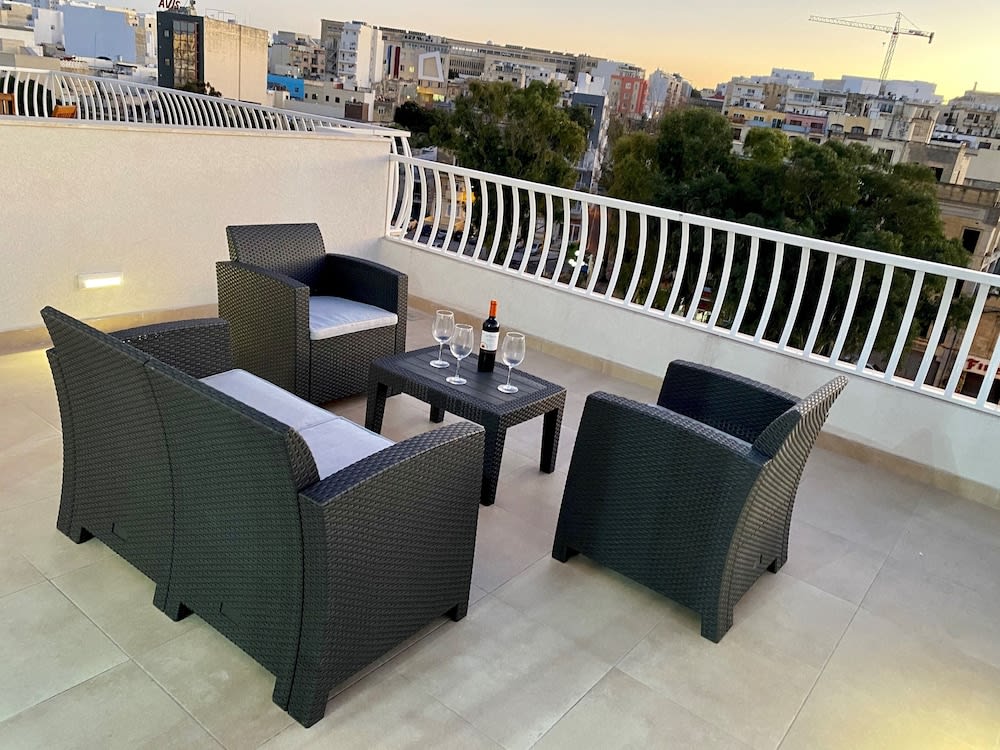 Paris - La Valette - Centric and Modern Penthouse Close to Amenities