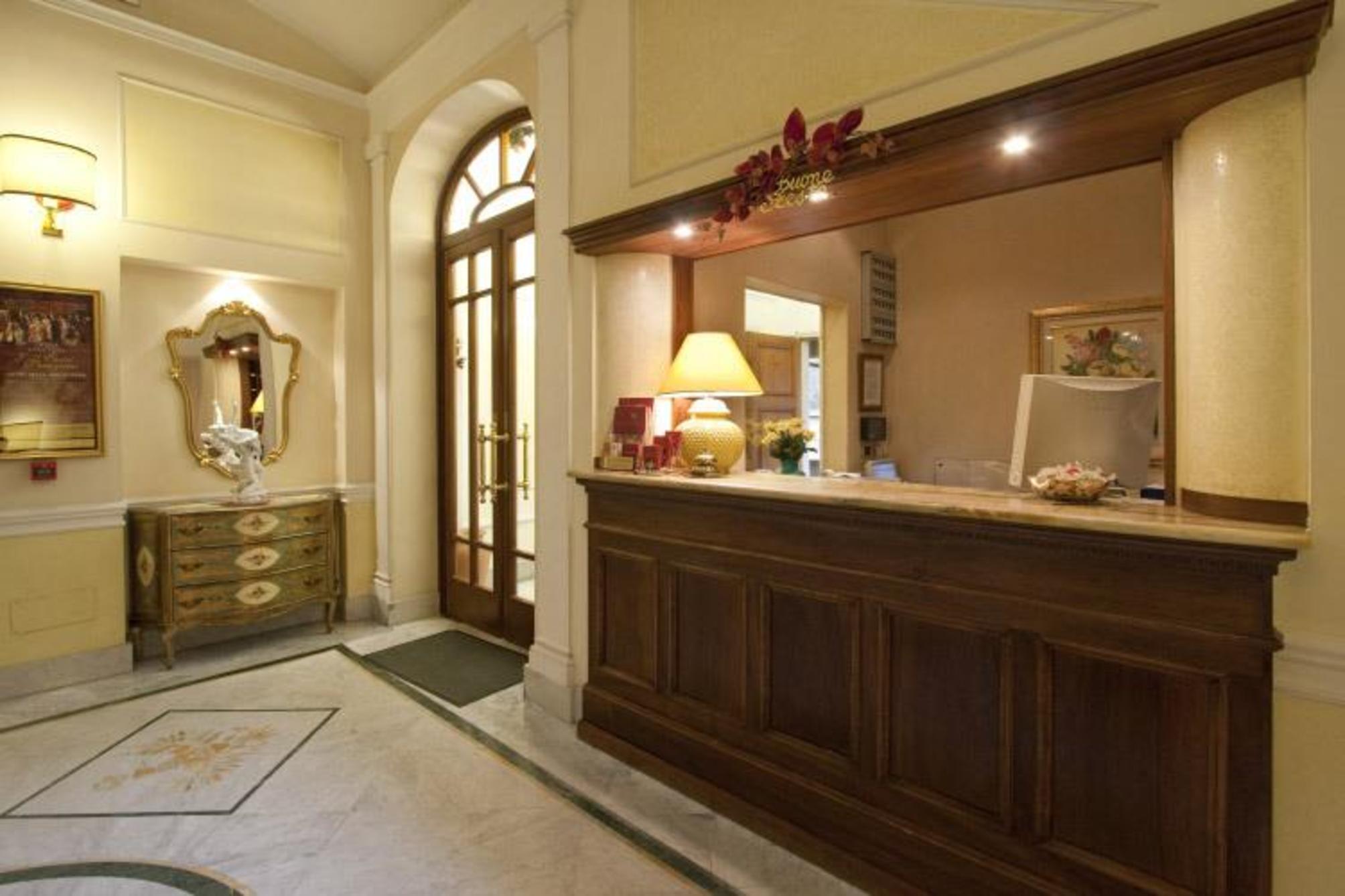 Hotel Astoria Garden 4