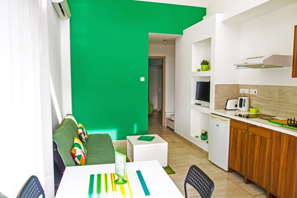 Lyon - Chypre - Rainbow Apartments