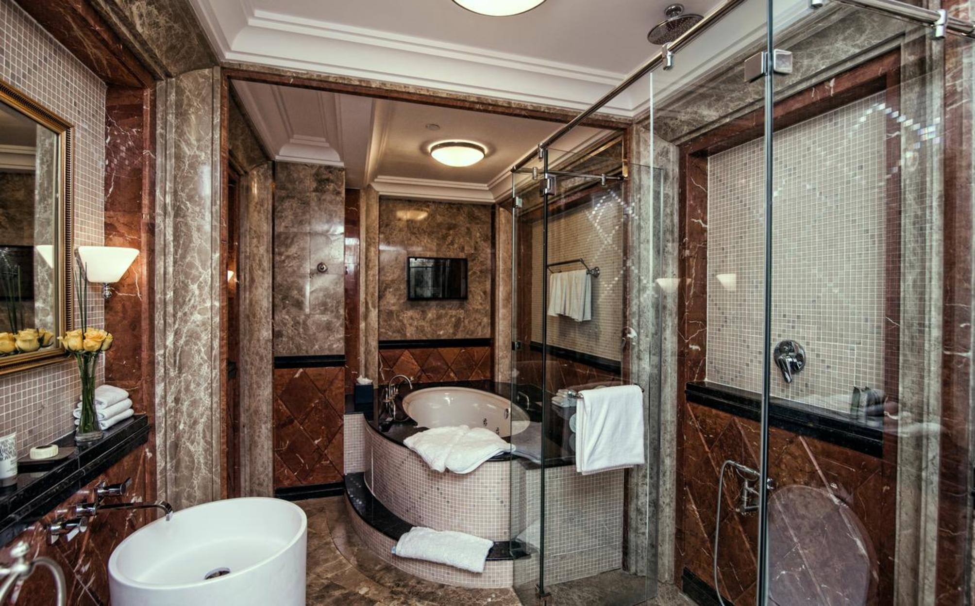 Al Habtoor Grand Resort, Autograph Collection 4