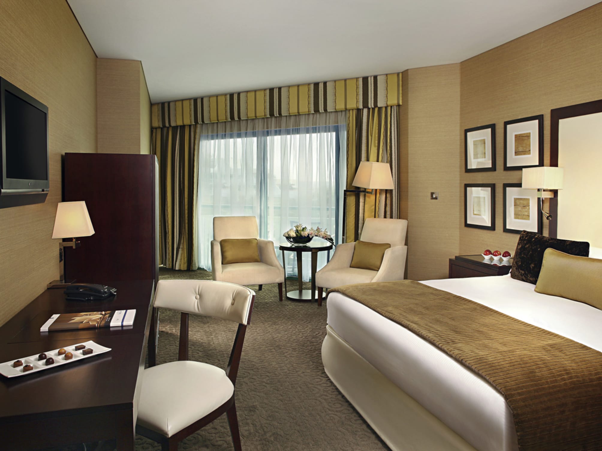 Mövenpick Grand Al Bustan 2