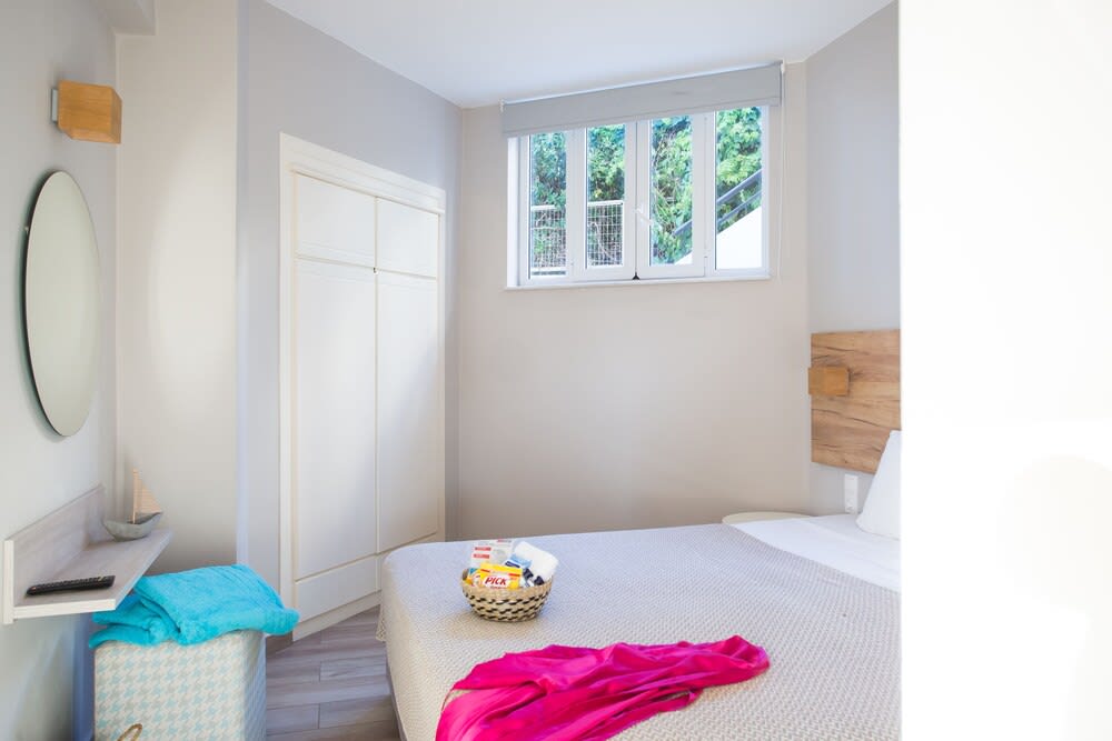 Paris - Platanias (Crete) - Yasmine Apartments