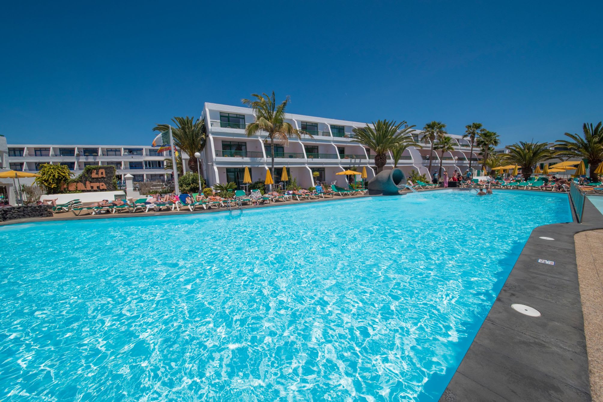 Apartamentos La Peñita 2