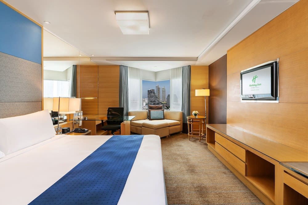 Holiday Inn BANGKOK SILOM by IHG 1
