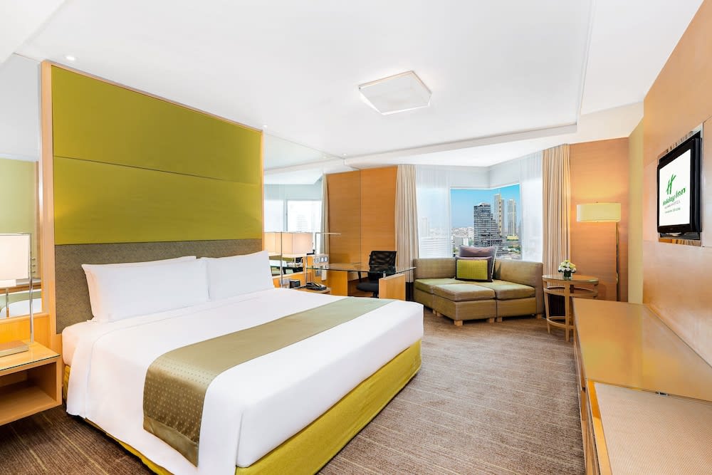 Holiday Inn BANGKOK SILOM by IHG 2