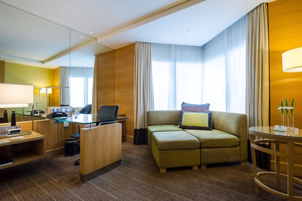 Holiday Inn BANGKOK SILOM by IHG 3