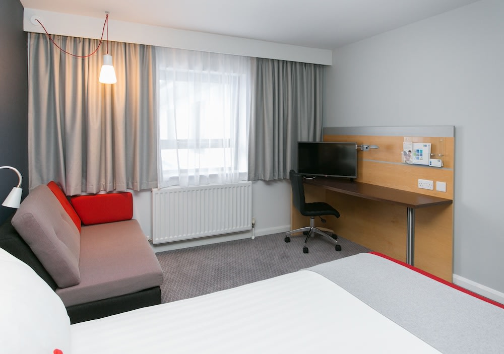 Holiday Inn Express ANTRIM - M2, JCT.1 by IHG 5