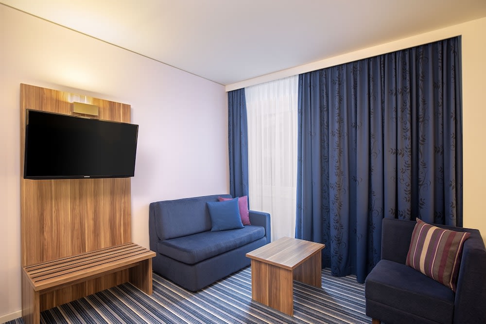 Holiday Inn Express BREMEN AIRPORT by IHG 4
