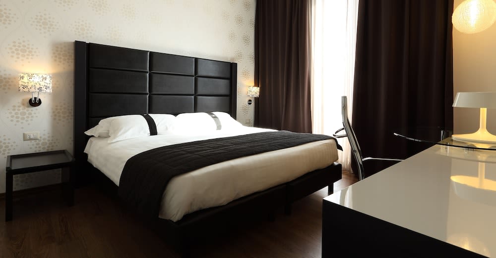Holiday Inn GENOA CITY by IHG 1