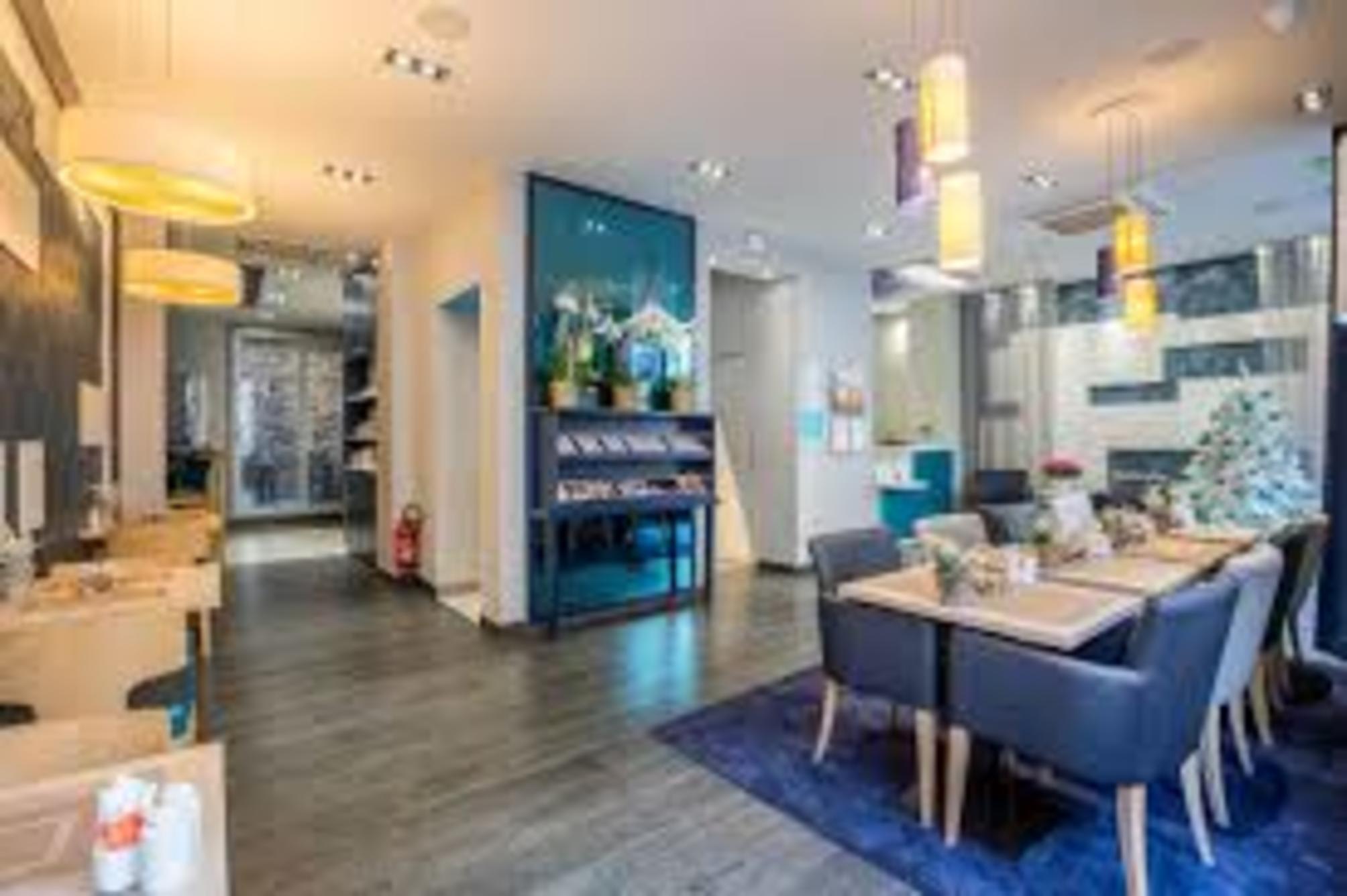 Prince Albert Montmartre 3