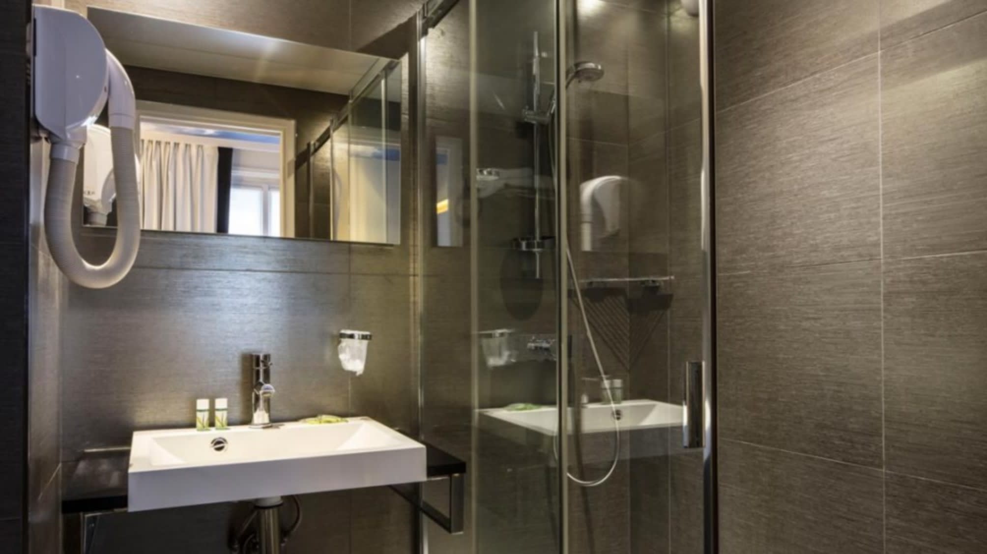 Nouvel Hôtel Eiffel 3