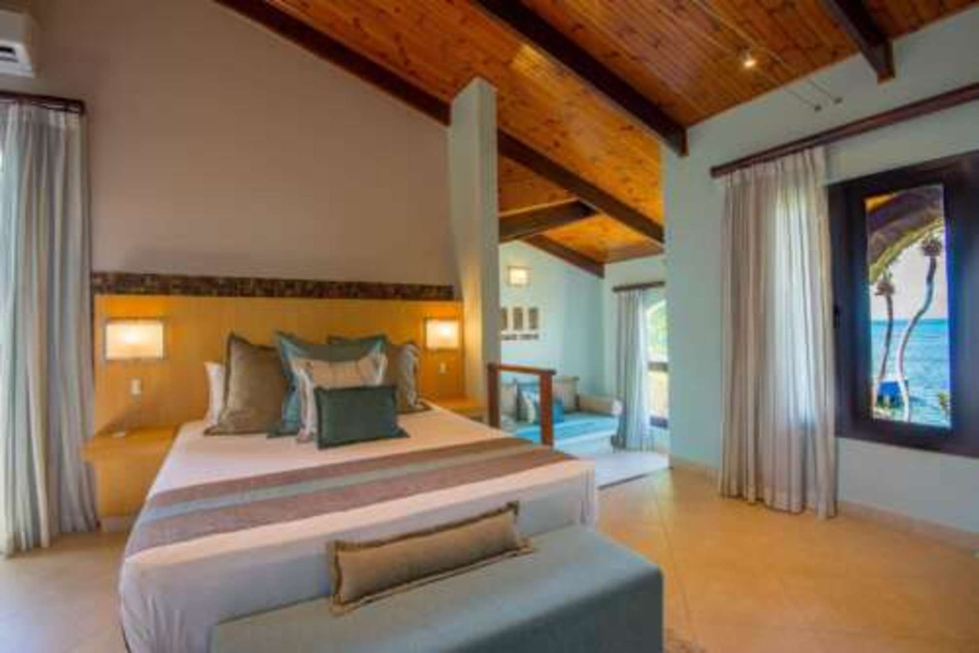 Coco de Mer Hotel and Black Parrot Suites 1