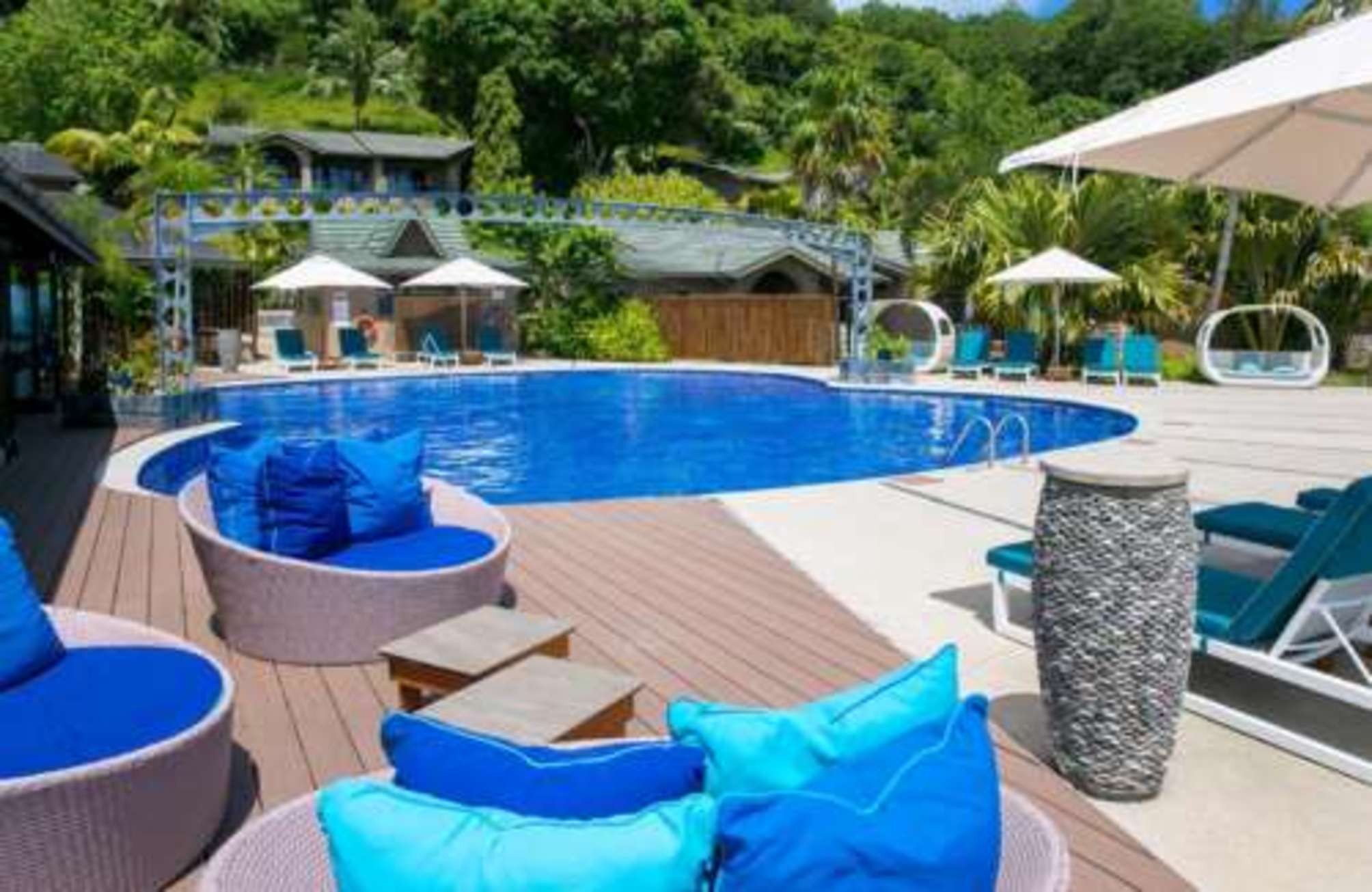 Coco de Mer Hotel and Black Parrot Suites 2