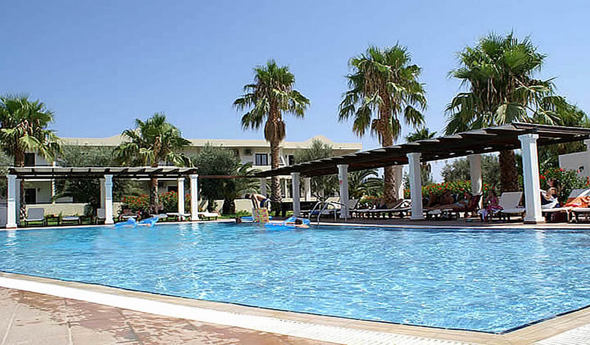 Pefkos Village Resort, Pefkos | Meilleures offres | lastminute.com FR