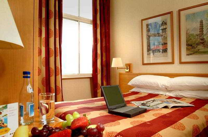 Marseille - Londres - Premier Inn London Kensington (Olympia)
