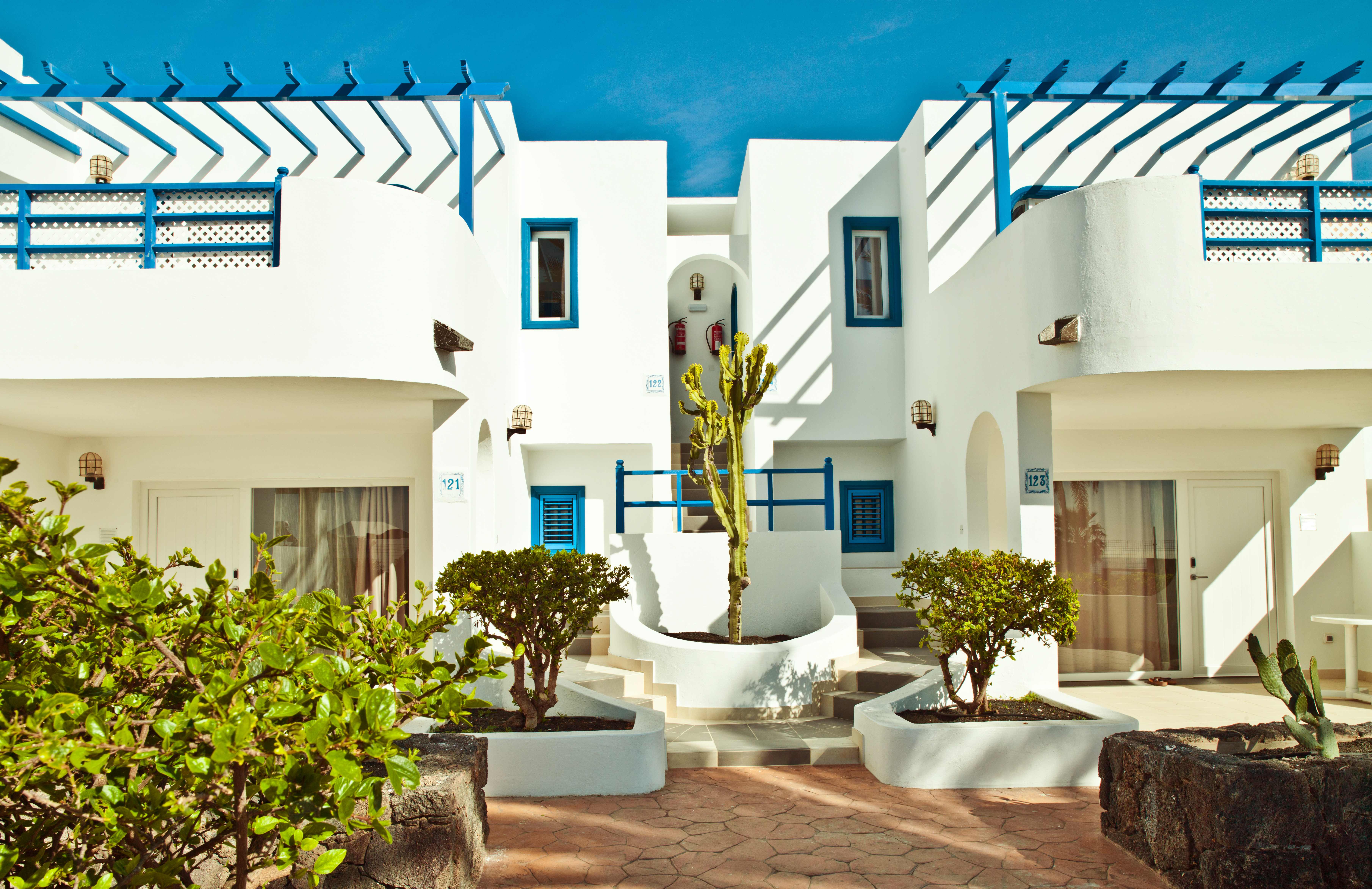 Lyon - Lanzarote - Paradise Island