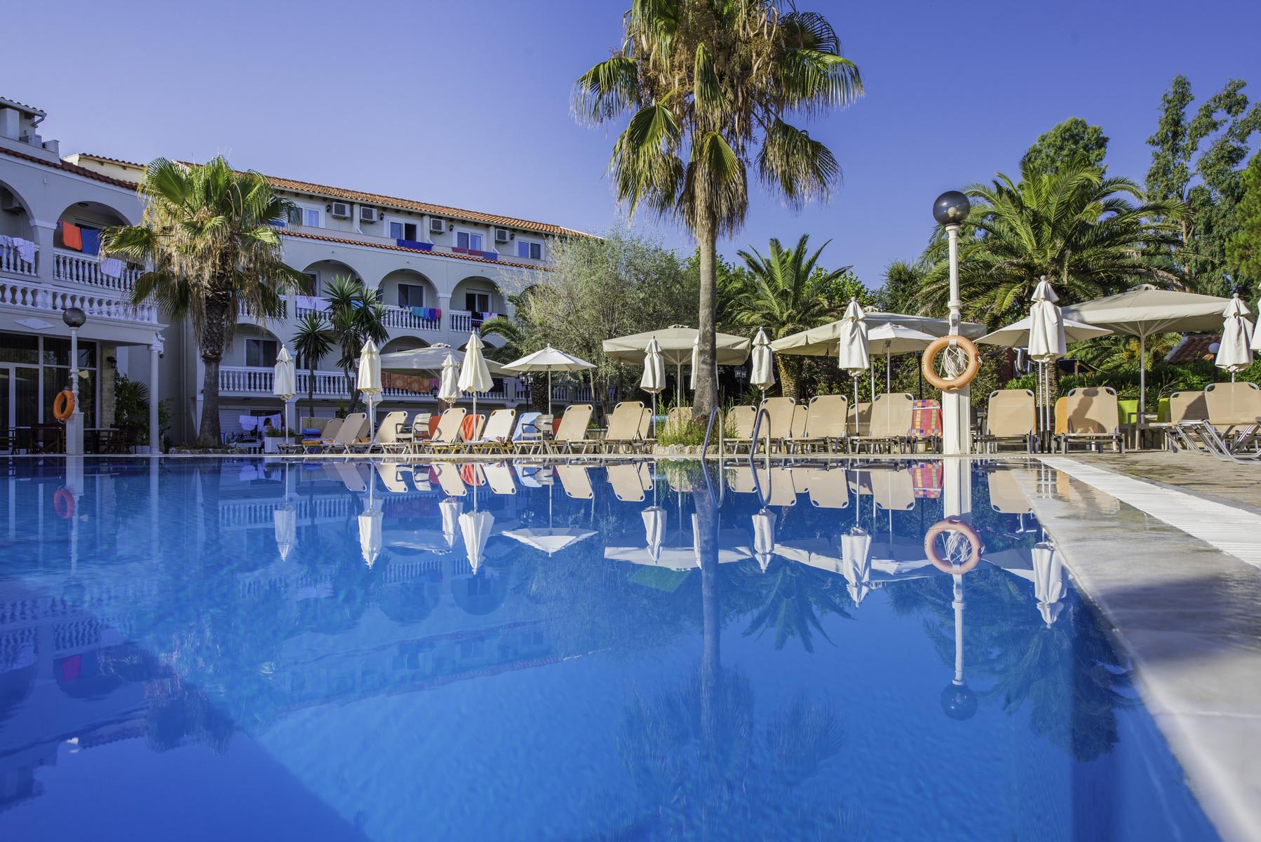 Angela Beach Hotel & Apts 1