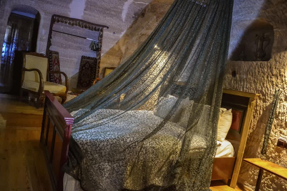 Lyon - Göreme - Emily Cave House