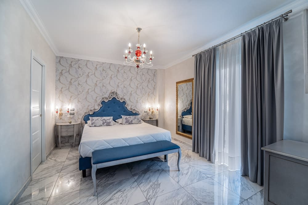 Paris - Tropea - Colomba D'Oro