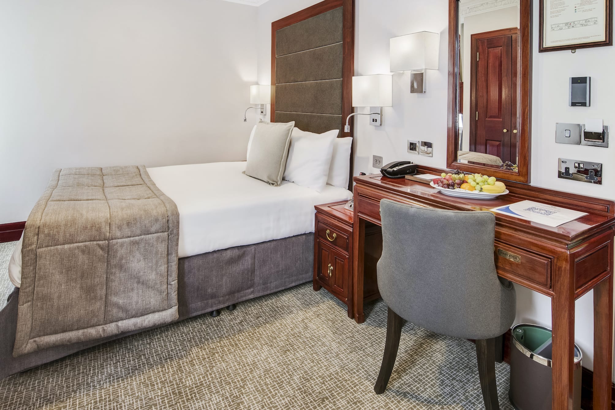 Gem Fitzrovia Hotel 3