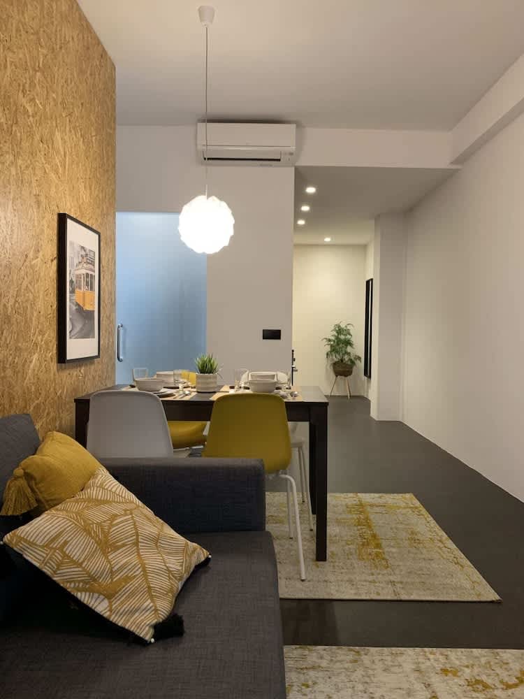 Paris - Porto - QP Apartments Trindade Amarelo by Guestready