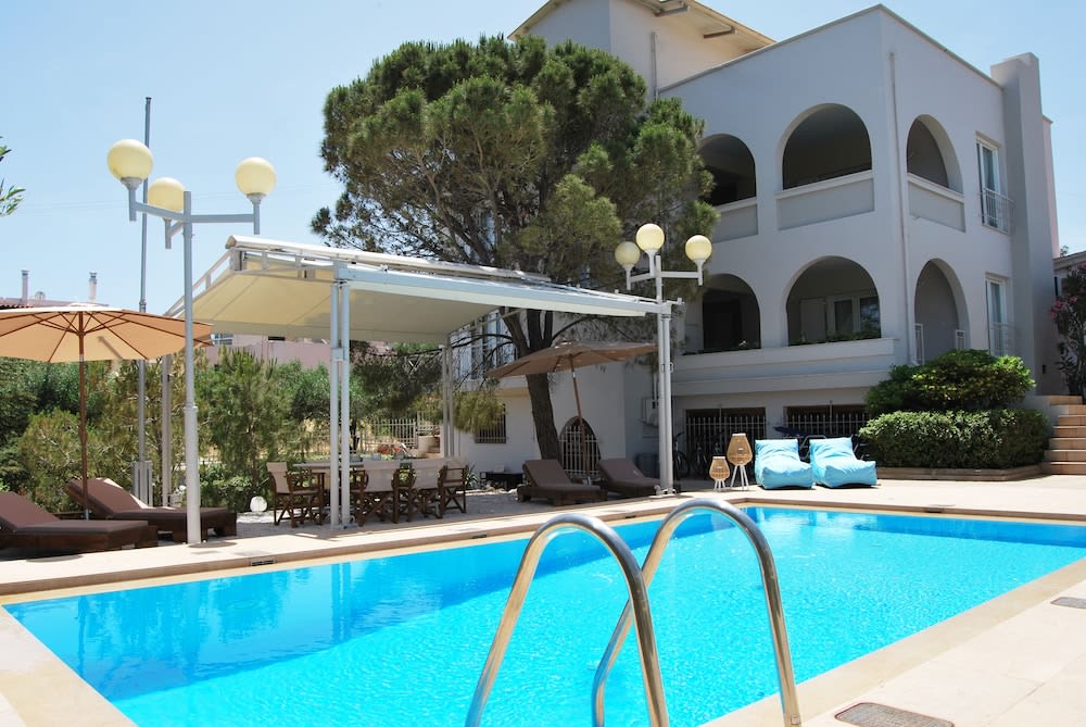 Paris - Crete Ouest - La Canée - Chrysiida Luxury Suites