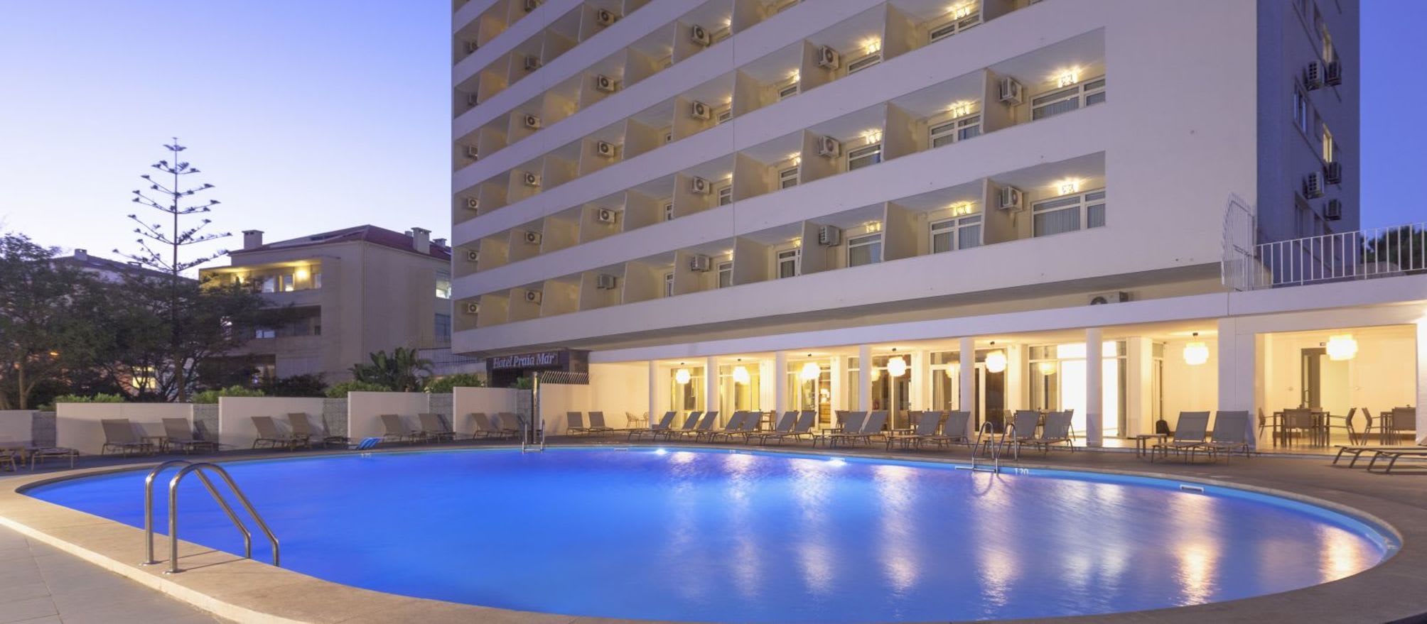 Carcavelos Beach Hotel 1