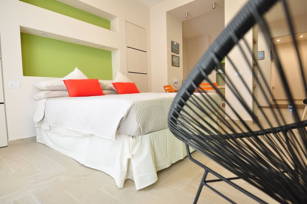 Marseille - Naples - Delco Naples