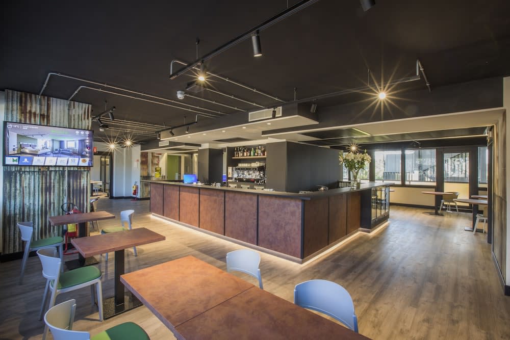 Paris - Rome - Movie Movie Hotel