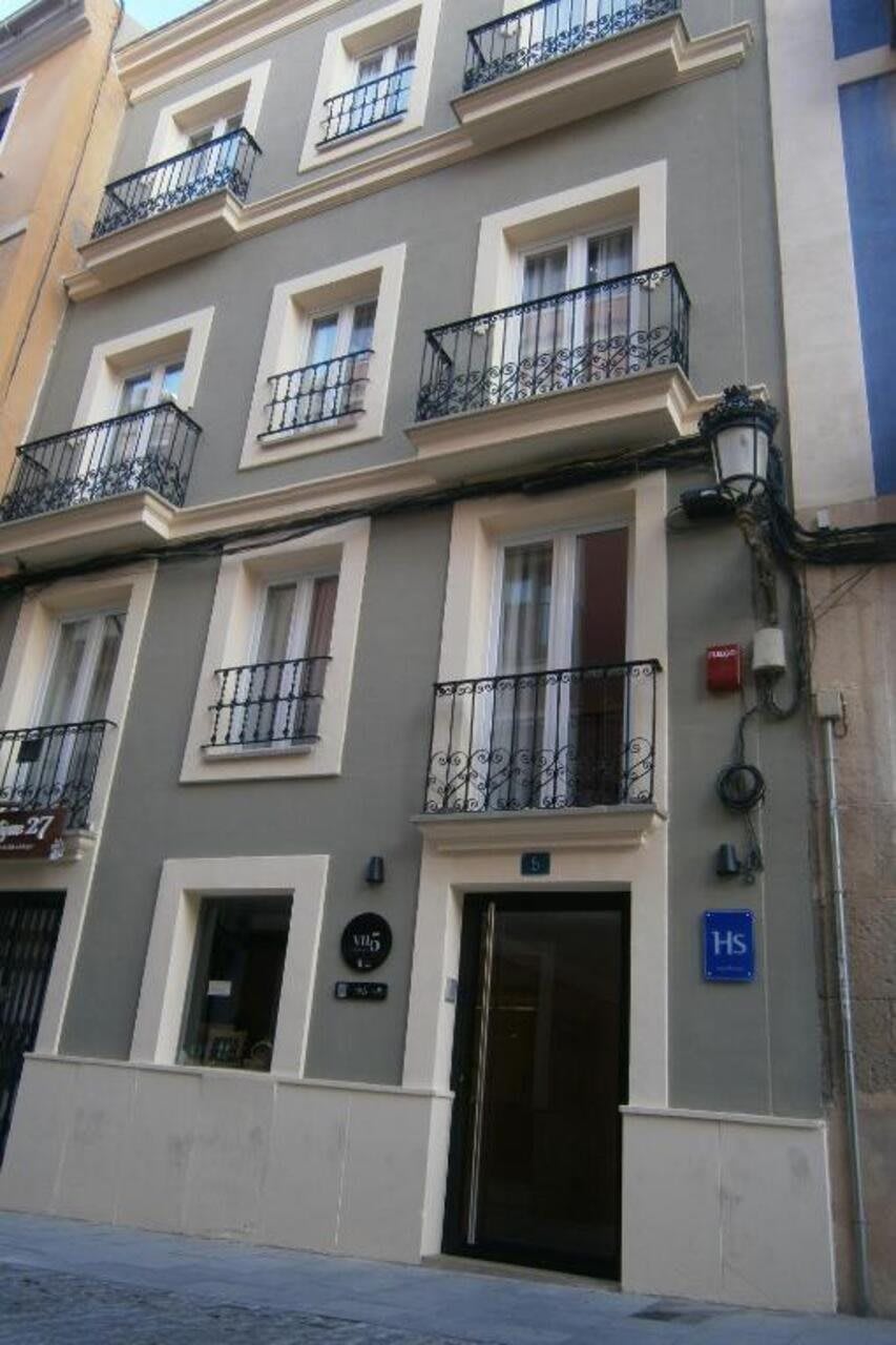 Paris - Alicante - Hostal Vil5 by Be Alicante