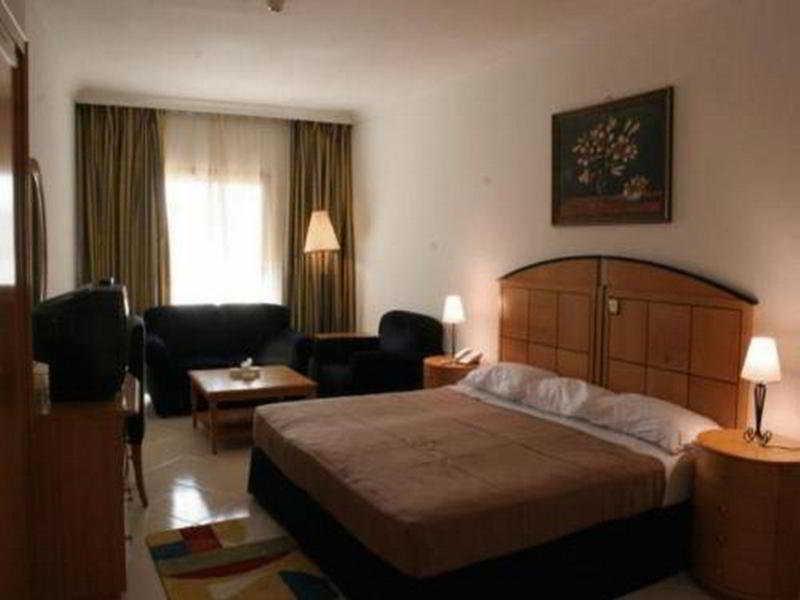 Dolphin hotel Apartments Dubai 1