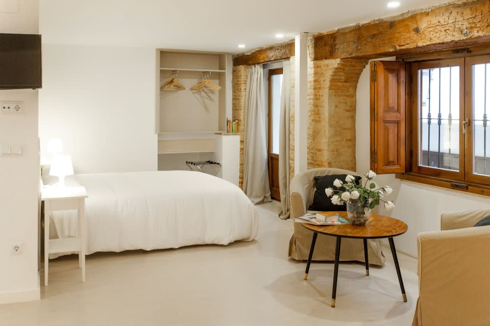 Genève - Costa de Valencia - Host & Home