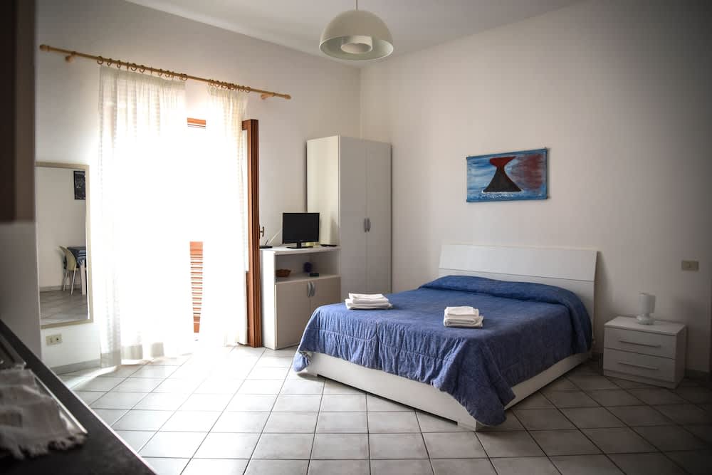 Paris - Iles Eoliennes - Malvasia B&B