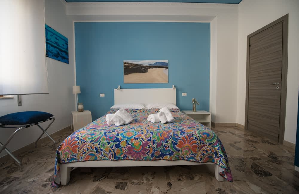 Paris - Trapani - Sale e Sabbia B&B
