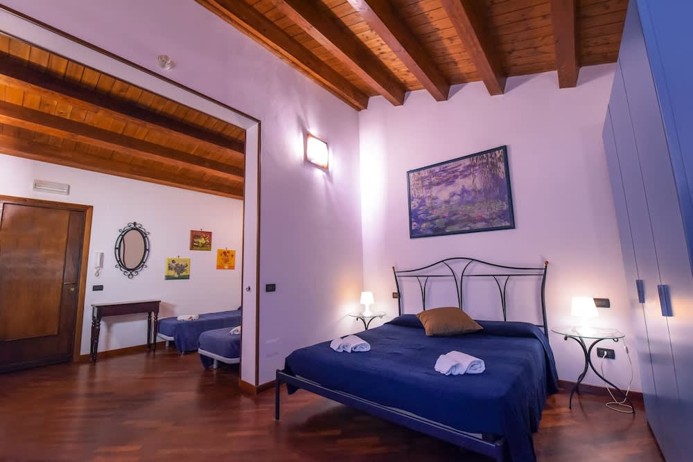 Paris - Cefalù - Case Ruggero