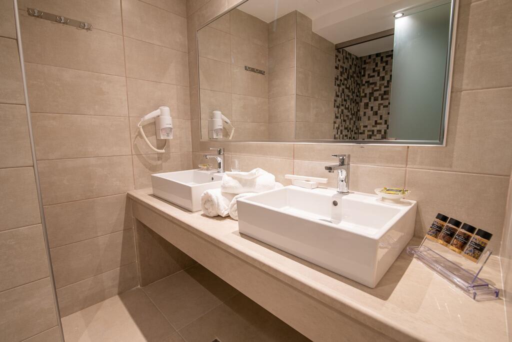 CHRISTA APARTMENTS 5