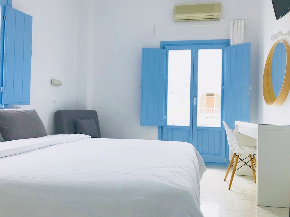 Paris - Villa Fotini