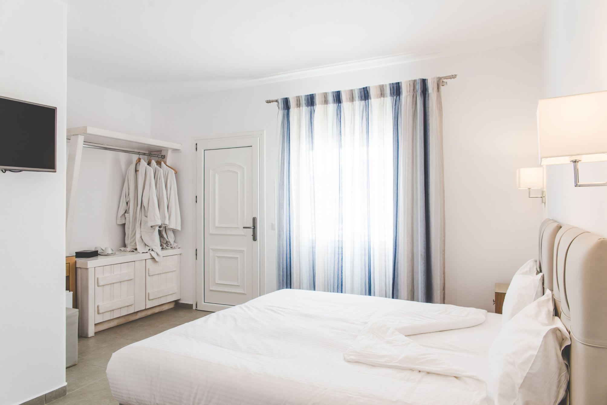 Super Paradise Hotel 4