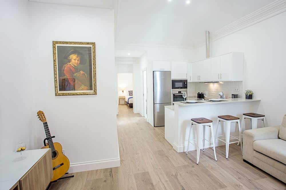 Lyon - Funchal - Cayres Suites Surdo