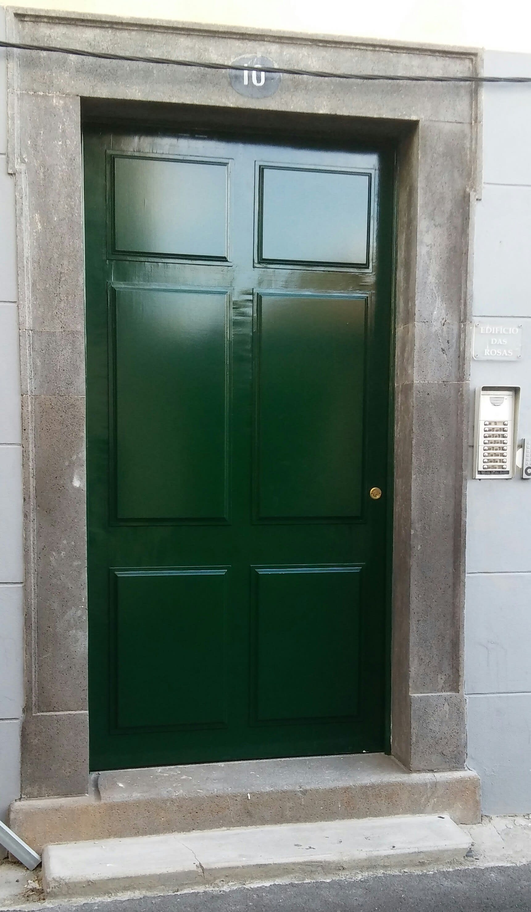 Lyon - Madère - Travellers Pearl by Storytellers