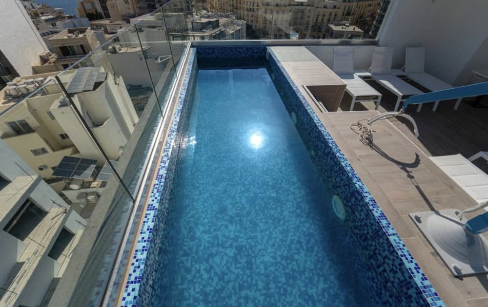 Lyon - La Valette - V Hotel Malta