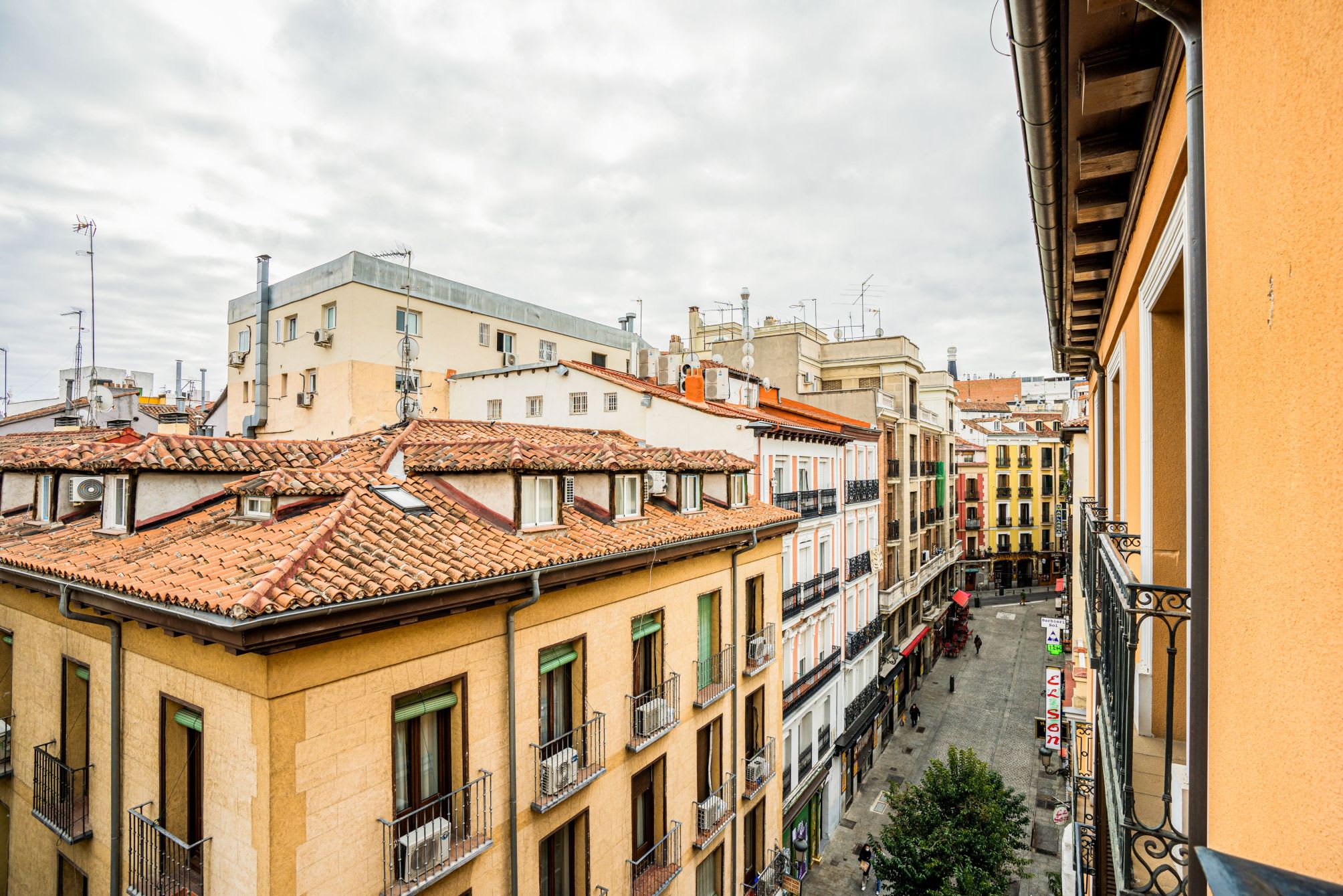 Victoria 4 Puerta del Sol 5